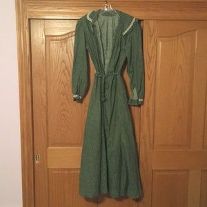 Handmade Pilgrim Dress 👗